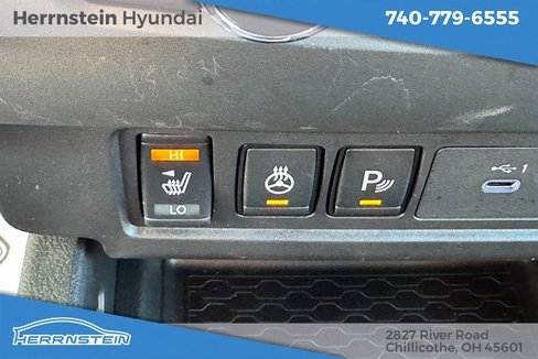 Used 2024 Nissan Frontier SV w/ SV Convenience Package image 22