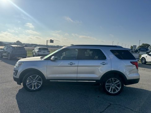 Used 2017 Ford Explorer Limited w/ Equipment Group 301A image 6