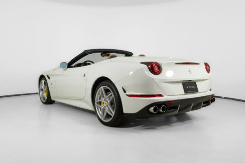 Used 2017 Ferrari California T image 4
