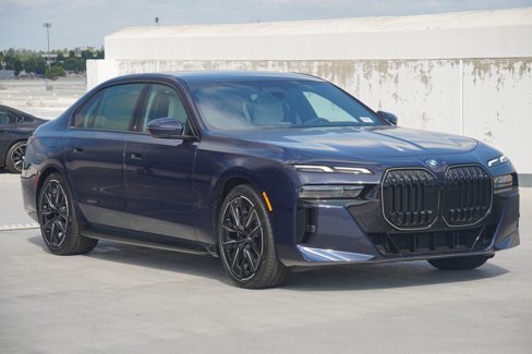 New 2026 BMW 740i image 3