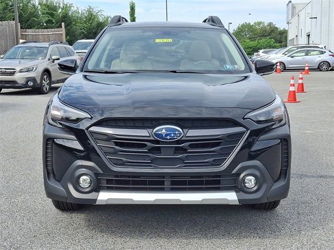Certified 2025 Subaru Outback Limited image 3