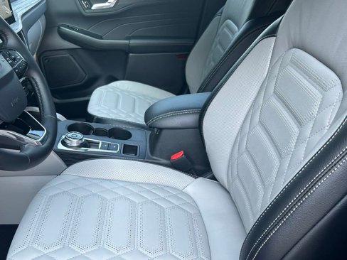 New 2024 Ford Escape SE w/ PHEV Premium Package image 16