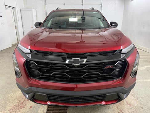 New 2026 Chevrolet Equinox RS w/ Safety and Technology Package image 2