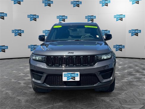 Certified 2023 Jeep Grand Cherokee Altitude image 9