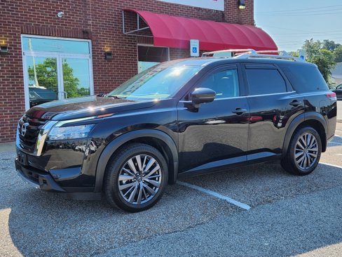 Used 2023 Nissan Pathfinder SL w/ SL Premium Package image 2