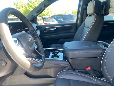 New 2025 Chevrolet Suburban Premier image 10