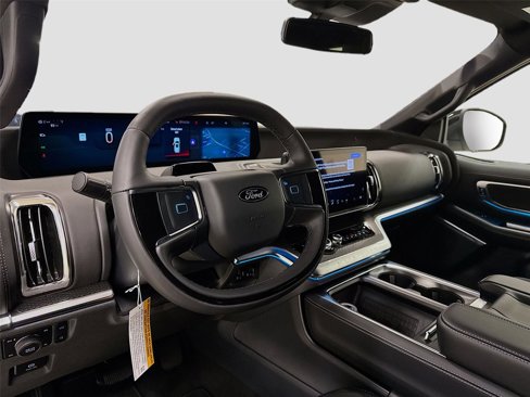 New 2025 Ford Expedition Platinum image 9