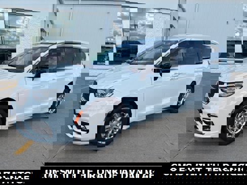 New 2025 Chrysler Pacifica Select image 1