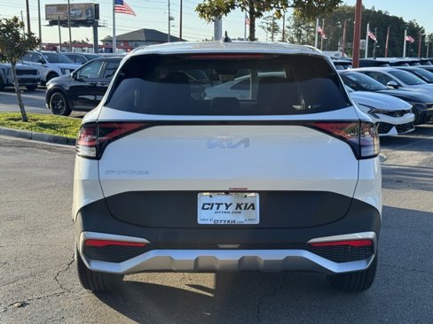 New 2025 Kia Sportage LX image 4