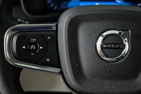 New 2026 Volvo XC40 B5 Ultra w/ Climate Package image 11