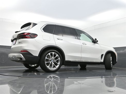 Used 2024 BMW X5 xDrive40i w/ Premium Package image 33