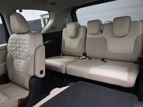 New 2026 Nissan Armada Platinum image 10