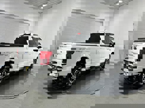 Used 2020 Ford F150 Lariat image 32