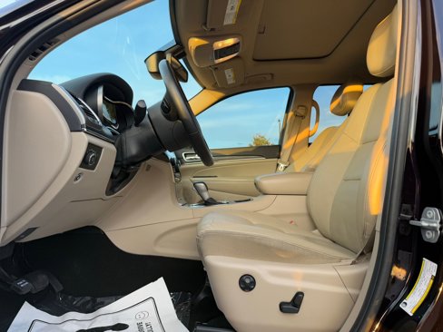 Used 2019 Jeep Grand Cherokee Limited image 17