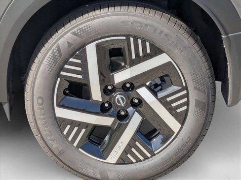 New 2025 Nissan Kicks SV image 9