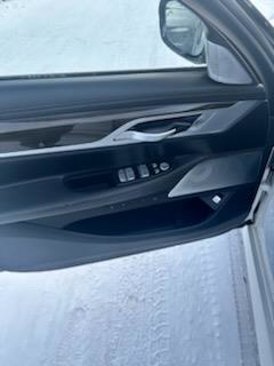 Used 2019 BMW M760i xDrive image 24