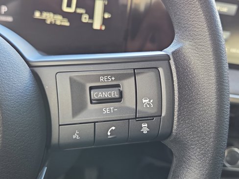 Used 2025 Nissan Kicks SV image 12