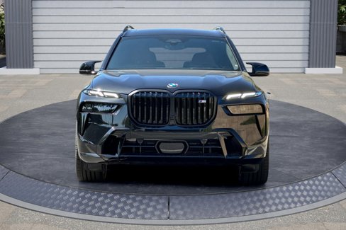 New 2026 BMW X7 M60i image 2