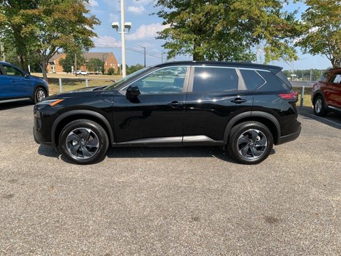 Used 2024 Nissan Rogue SV image 5