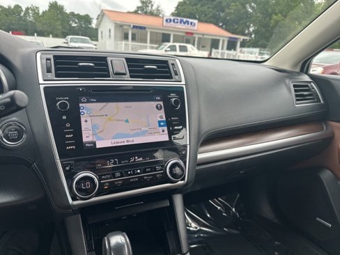 Used 2018 Subaru Outback 2.5i Touring image 16