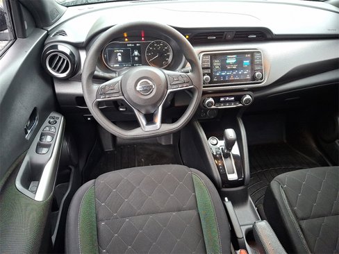 Used 2020 Nissan Kicks SV image 11
