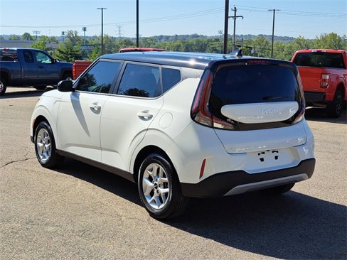 Used 2025 Kia Soul S image 3