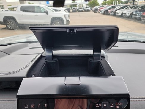 New 2026 GMC Yukon AT4 w/ AT4 Premium Package image 31