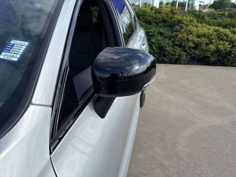 Certified 2025 Volvo XC60 B5 Plus image 9
