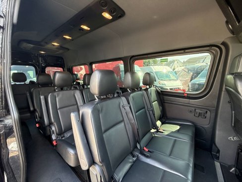 Used 2021 Mercedes-Benz Sprinter 2500 image 24