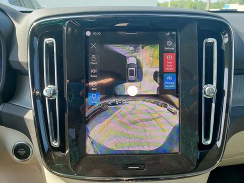 New 2026 Volvo XC40 B5 Ultra w/ Protection Package Premier image 9