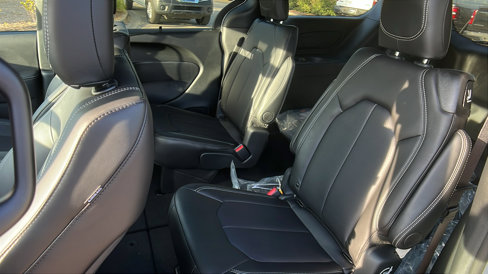 New 2025 Chrysler Pacifica Select image 20