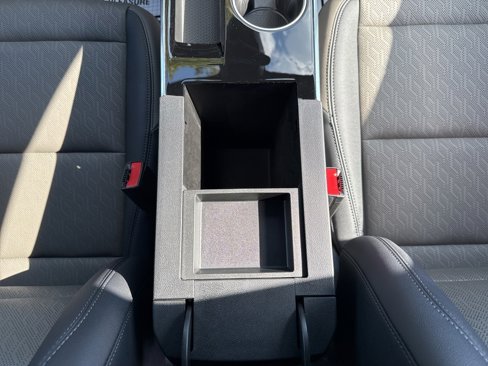 New 2025 Chevrolet Equinox LT w/ Convenience Package II image 33