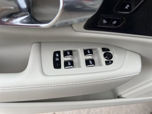 Certified 2025 Volvo S90 B6 Plus image 12