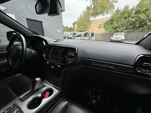 Used 2020 Jeep Grand Cherokee Overland image 17