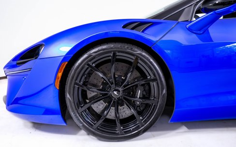 Used 2023 McLaren Artura image 13