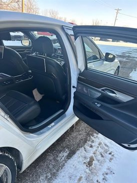 Used 2019 BMW M760i xDrive image 13