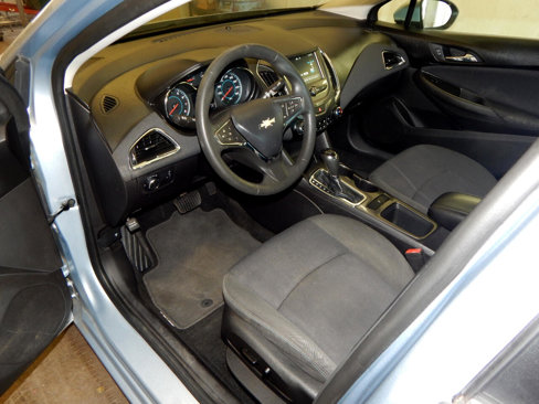 Used 2017 Chevrolet Cruze LT w/ Convenience Package image 3