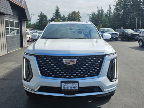 Used 2025 Cadillac Escalade ESV Premium Luxury image 2