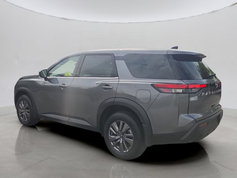 Used 2025 Nissan Pathfinder S image 4