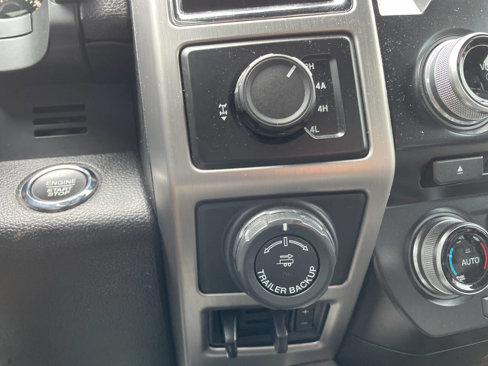 Used 2016 Ford F150 Platinum w/ Equipment Group 701A Luxury image 32