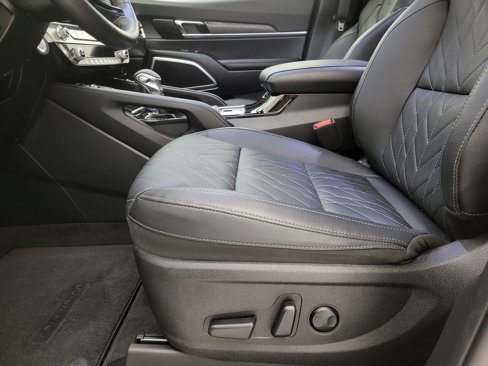 Used 2025 Kia Telluride EX X-Line image 3
