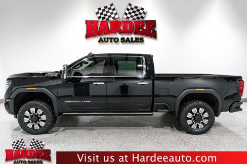 Used 2024 GMC Sierra 2500 Denali image 1