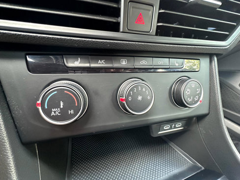 Used 2024 Volkswagen Jetta Sport image 35