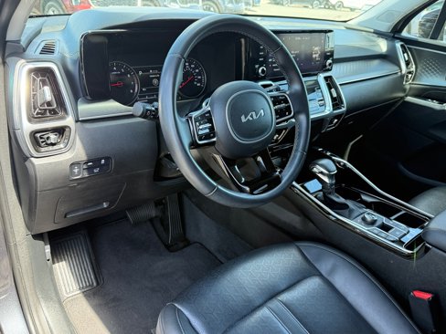 Certified 2022 Kia Sorento SX image 10