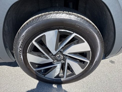 Certified 2025 Volkswagen Atlas SEL image 37