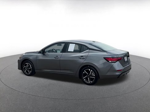 Used 2025 Nissan Sentra SV image 10