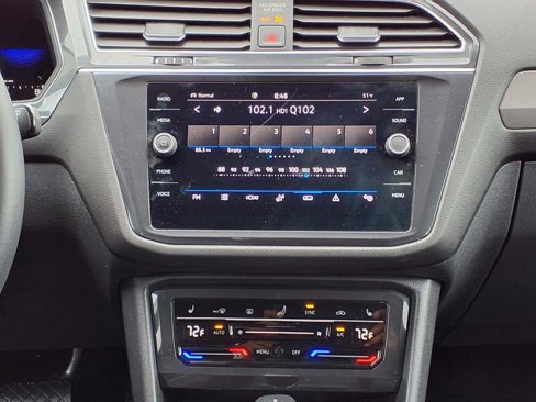 Certified 2022 Volkswagen Tiguan SE image 13
