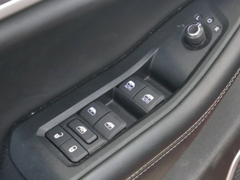 Used 2023 Jeep Grand Cherokee 4WD 4xe image 13