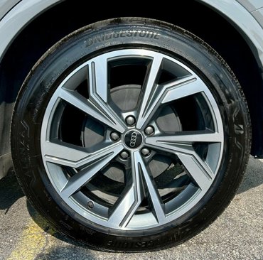 Used 2024 Audi Q4 e-tron Premium Plus w/ Premium Plus image 29