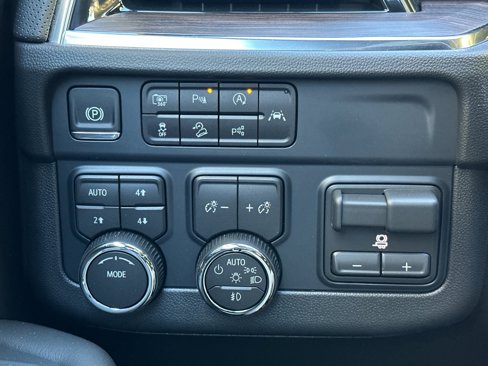 New 2025 Chevrolet Tahoe Premier w/ Sun And Tow Package image 32